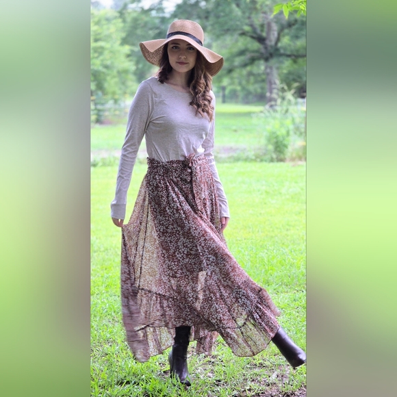 Pink Lily Skirt Size Large - Picture 3 of 5